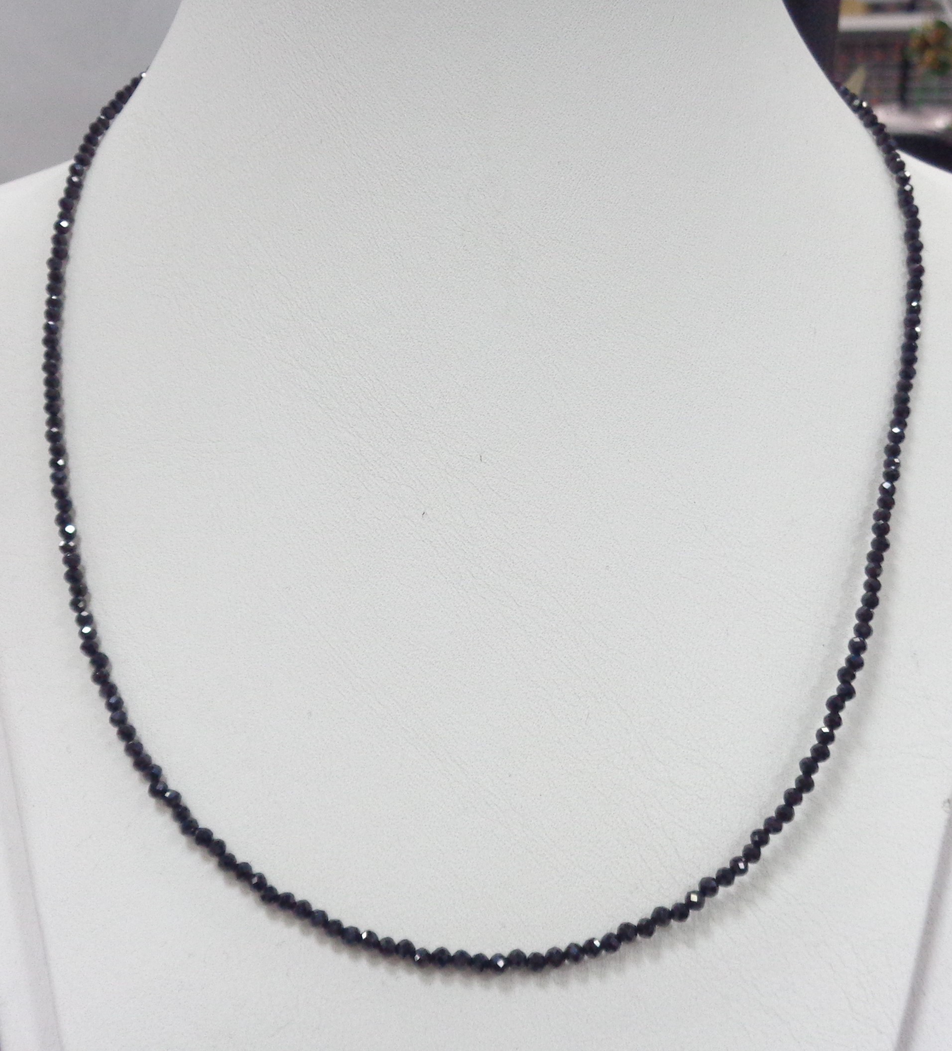 Бусы из шпинели